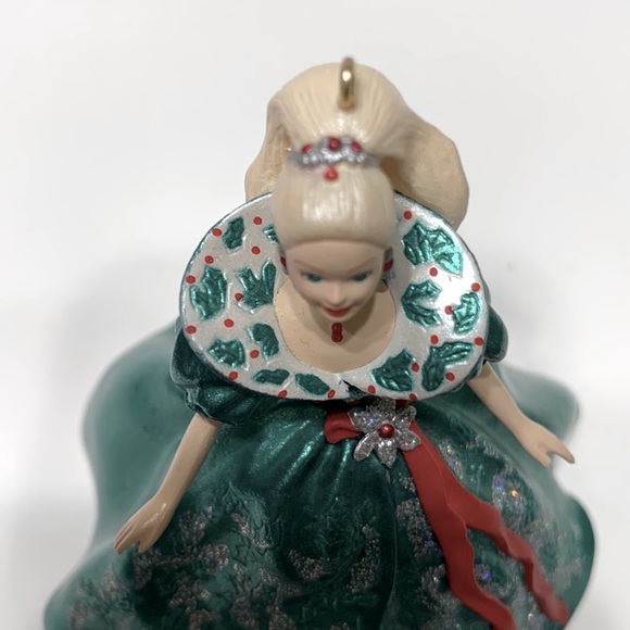 BARBIE Holiday Barbie ornament 1995 - Picture 7 of 8